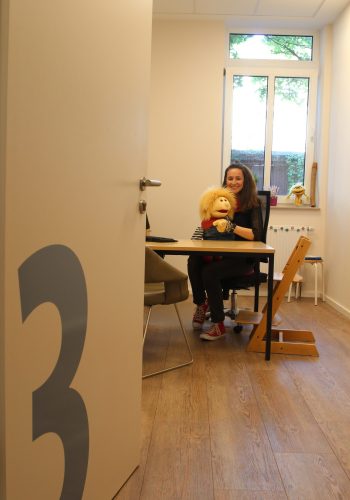 Sabrina Vromans und Lenny in Behandlungsraum 3